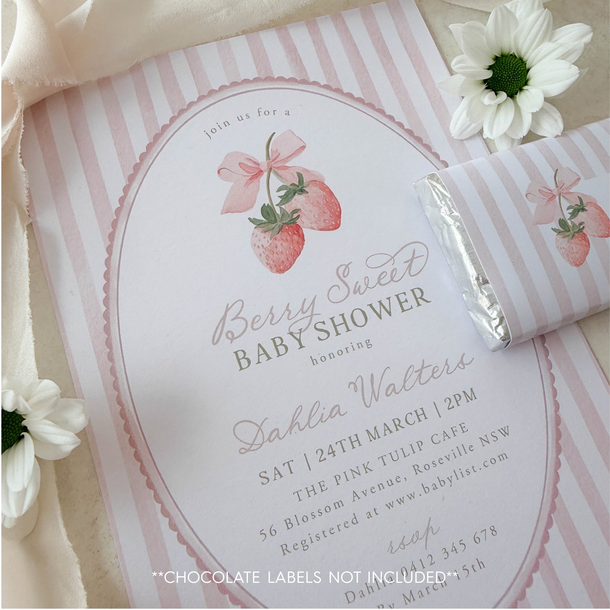 Baby shower invitation with 'Café Bébé' theme on a light background with flowers and ribbons.